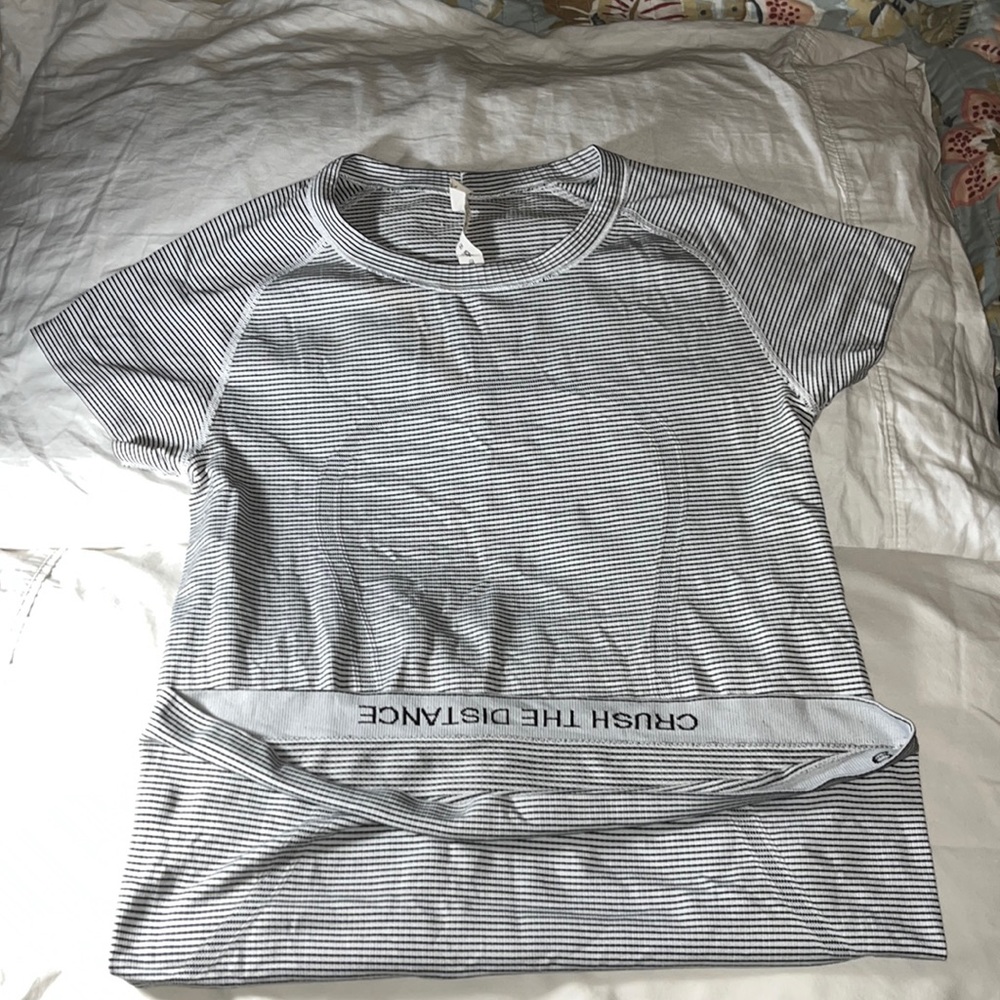 Barley worn lululemon too swiftly tech